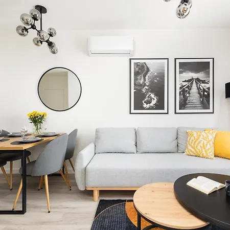 Stylowe Apartamenty z Parkingiem i Balkonem w Kołobrzegu by Noclegi Renters-3